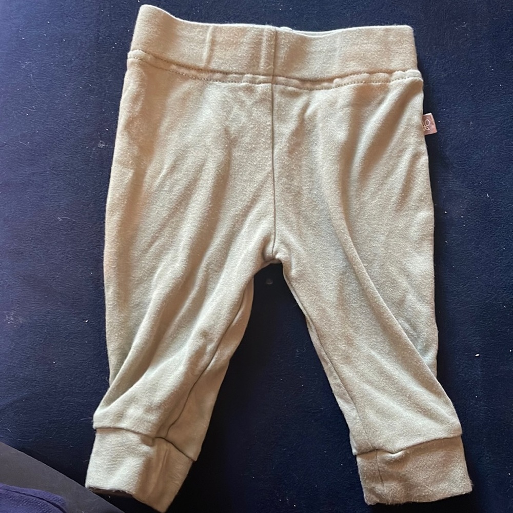 Goumi Kids onesie and leggings
